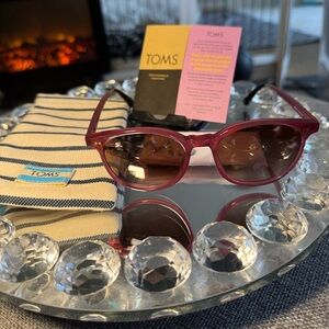 TOMS Bellini Burgundy Sunglasses & Case (Brand New)